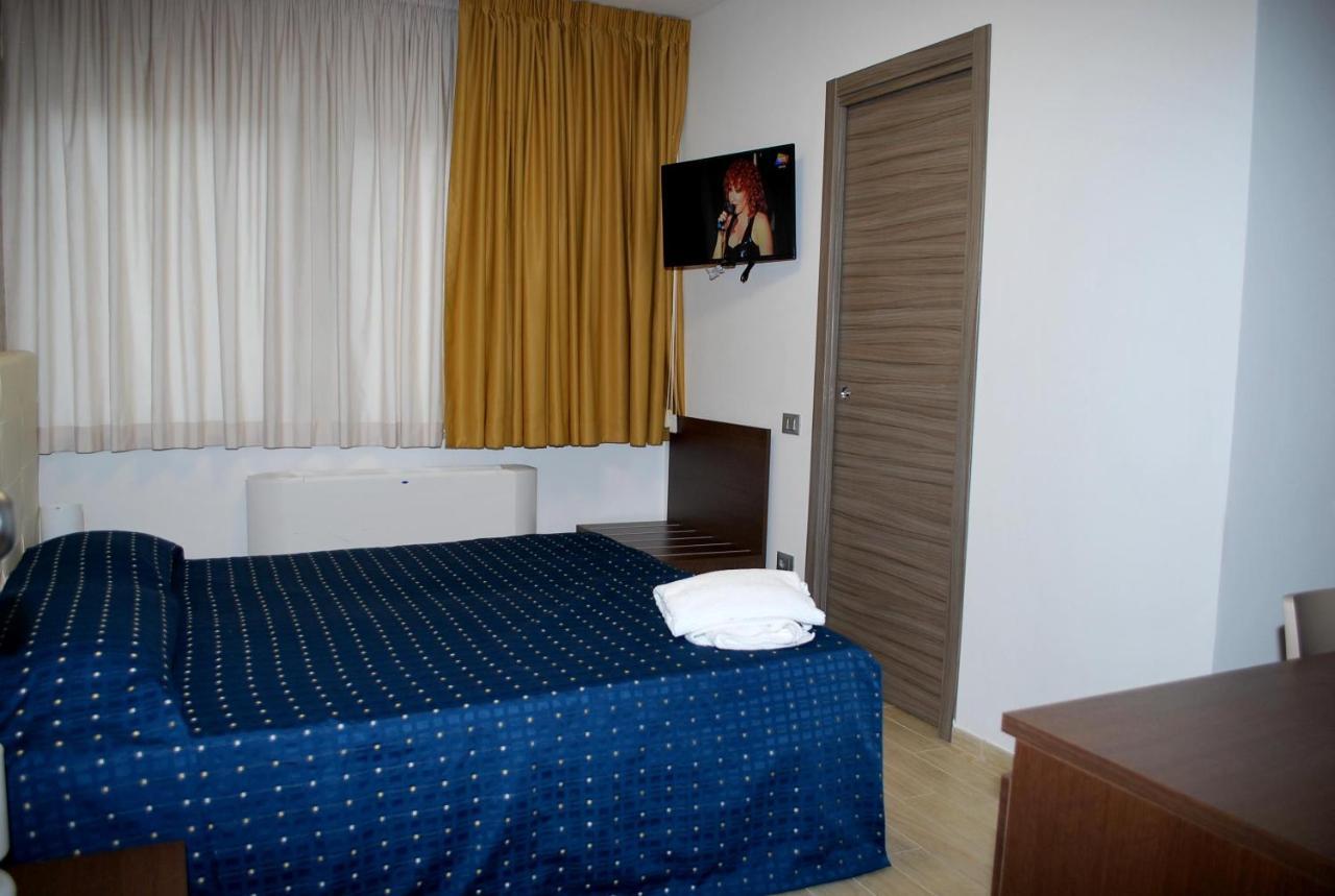 Piazza Dante Hotel Taranto Exterior photo