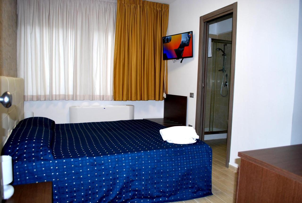 Piazza Dante Hotel Taranto Exterior photo