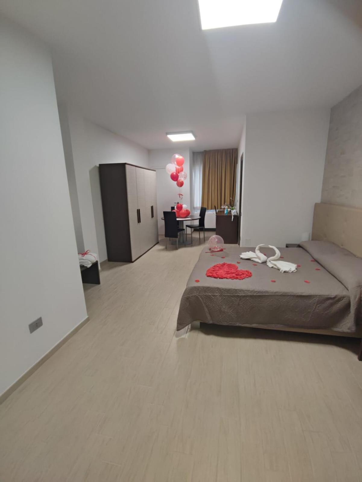 Piazza Dante Hotel Taranto Exterior photo